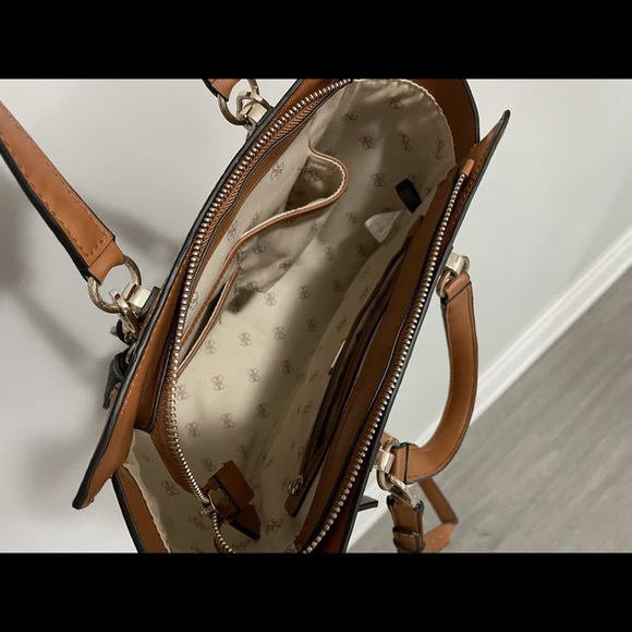 Guess Handbag - Picture 3 of 3